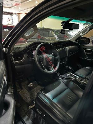 Xe Toyota Fortuner 2.4G 4x2 AT 2021
