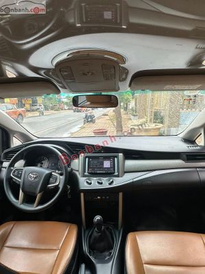 Xe Toyota Innova 2.0E 2016