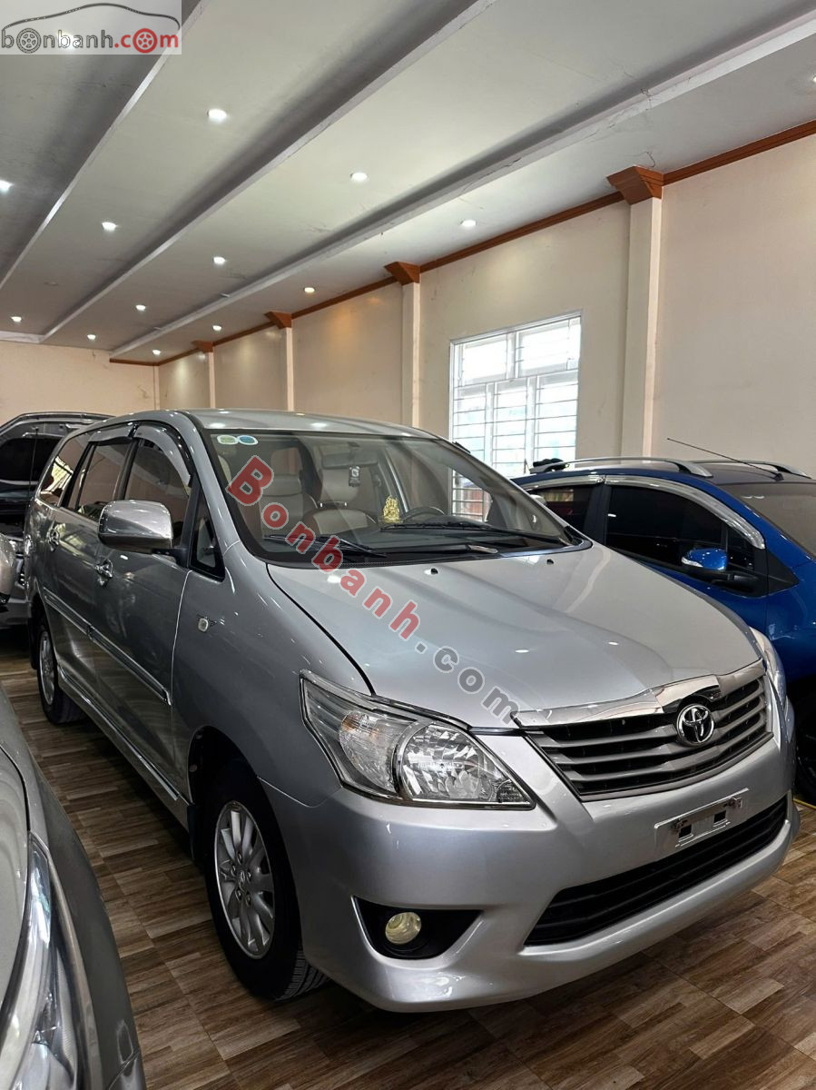 Toyota Innova 2.0E 2013