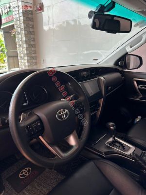 Xe Toyota Fortuner 2.4G 4x2 AT 2021