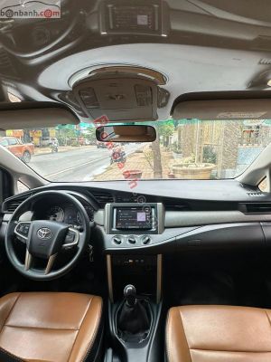 Xe Toyota Innova 2.0E 2016