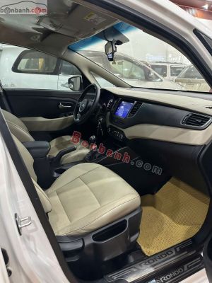 Xe Kia Rondo GMT 2018