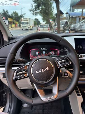 Xe Kia Carens 1.5G Luxury 2024