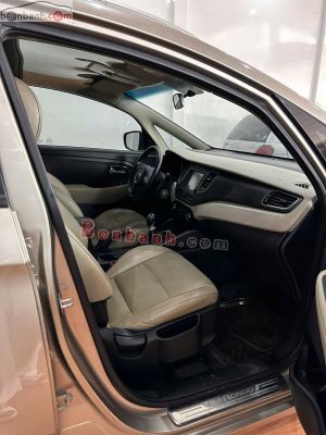 Xe Kia Rondo GMT 2018