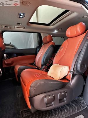 Xe Kia Carnival Signature 2.2D 2024